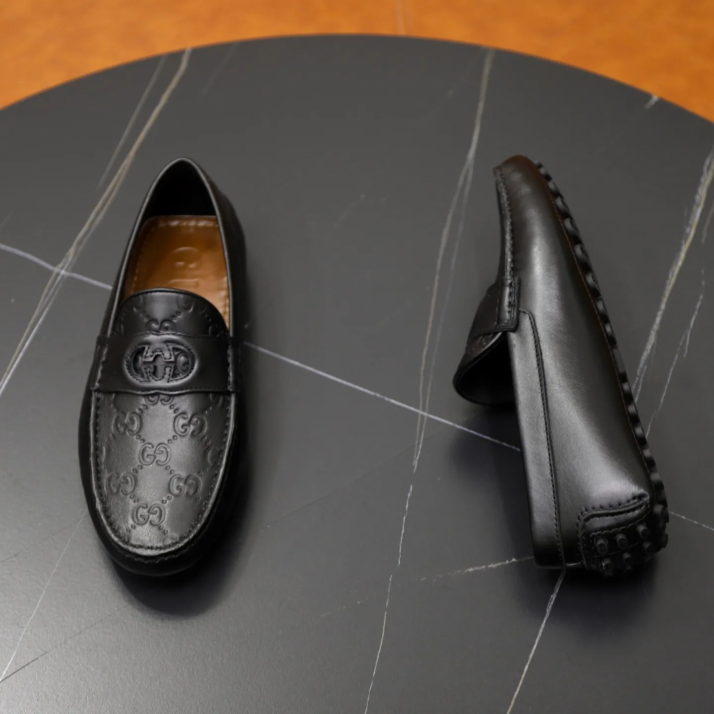 Ex-factory price: 480💰【GUCCI】Gucci ⚠️High-end men’s driving and pedal series ⚠️38-44 (customized for 45) ⚠️All original cowhide leather! Thick and soft! Made entirely of calfskin lining! Rubber sheet anti-slip beanie sole! Three-dimensional package technology! Fashionable and classic! Handicrafts! Original high quality! Feel free to compare!
